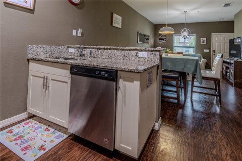 Townhouse in Kissimmee, Florida 3 bedrooms, 120.77 sq.m. № 2410611 - photo 6