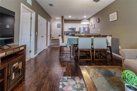 Townhouse in Kissimmee, Florida 3 bedrooms, 120.77 sq.m. № 2410611 - photo 2