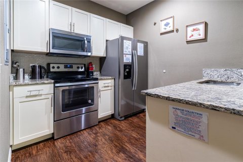 Townhouse in Kissimmee, Florida 3 bedrooms, 120.77 sq.m. № 2410611 - photo 5