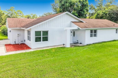 House in Altamonte Springs, Florida 2 bedrooms, 121.33 sq.m. № 2337212 - photo 4