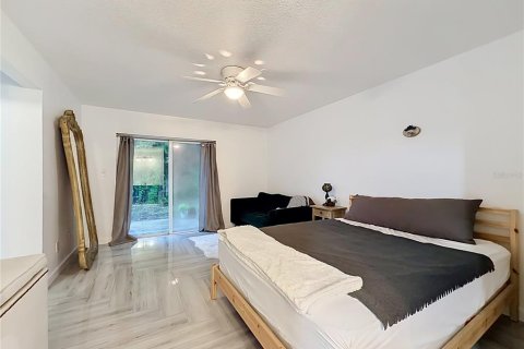 House in Altamonte Springs, Florida 2 bedrooms, 121.33 sq.m. № 2337212 - photo 24
