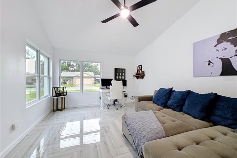 House in Altamonte Springs, Florida 2 bedrooms, 121.33 sq.m. № 2337212 - photo 12