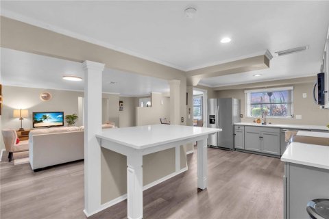 Villa ou maison à louer à Sarasota, Floride: 4 chambres, 241.08 m2 № 2110765 - photo 8