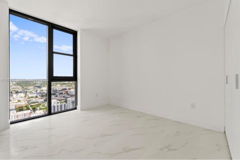 Condo in Miami, Florida, 4 bedrooms  № 1877988 - photo 27