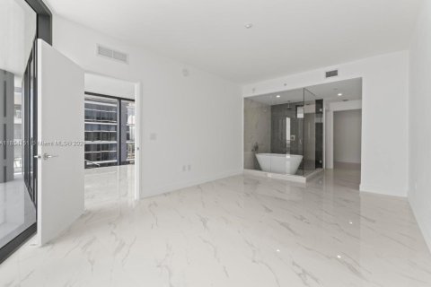 Condo in Miami, Florida, 4 bedrooms  № 1877988 - photo 21