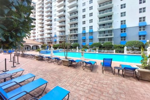 Купить кондоминиум в Майами, Флорида 1 спальня, 63.64м2, № 1924086 - фото 30