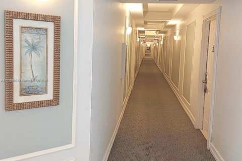 Купить кондоминиум в Майами, Флорида 1 спальня, 63.64м2, № 1924086 - фото 20