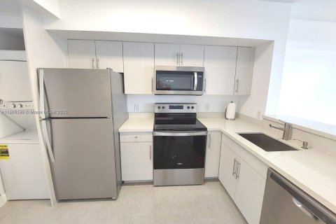 Купить кондоминиум в Майами, Флорида 1 спальня, 63.64м2, № 1924086 - фото 7