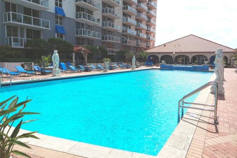 Купить кондоминиум в Майами, Флорида 1 спальня, 63.64м2, № 1924086 - фото 29