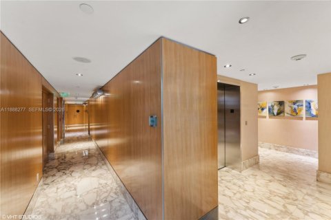 Copropriété à vendre à Miami, Floride: 2 chambres, 142.05 m2 № 2089700 - photo 12