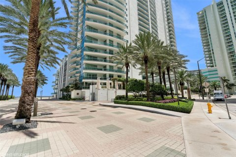 Copropriété à vendre à Miami, Floride: 2 chambres, 142.05 m2 № 2089700 - photo 9