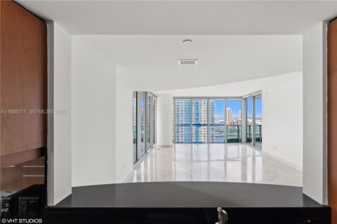 Copropriété à vendre à Miami, Floride: 2 chambres, 142.05 m2 № 2089700 - photo 18