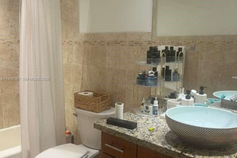 Condominio en venta en Sunny Isles Beach, Florida, 1 dormitorio, 93.37 m2 № 2030011 - foto 10