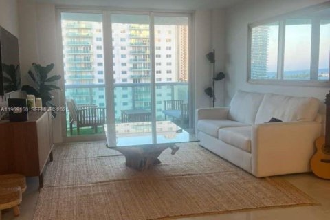 Condominio en venta en Sunny Isles Beach, Florida, 1 dormitorio, 93.37 m2 № 2030011 - foto 9