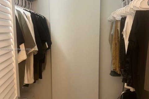 Condominio en venta en Sunny Isles Beach, Florida, 1 dormitorio, 93.37 m2 № 2030011 - foto 12