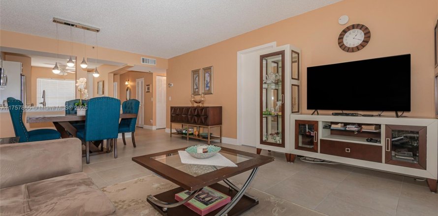 Condo in Delray Beach, Florida, 2 bedrooms № 1707987