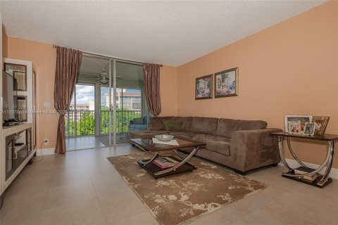 Condo in Delray Beach, Florida, 2 bedrooms  № 1707987 - photo 3