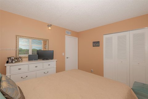 Condo in Delray Beach, Florida, 2 bedrooms  № 1707987 - photo 19