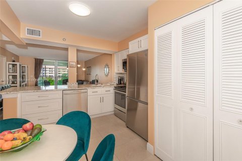 Condo in Delray Beach, Florida, 2 bedrooms  № 1707987 - photo 11