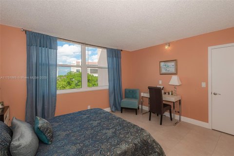 Condo in Delray Beach, Florida, 2 bedrooms  № 1707987 - photo 15