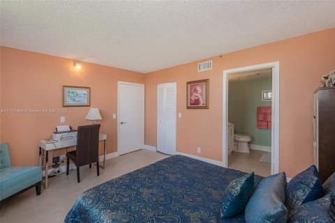 Condo in Delray Beach, Florida, 2 bedrooms  № 1707987 - photo 16