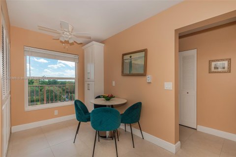Condo in Delray Beach, Florida, 2 bedrooms  № 1707987 - photo 10