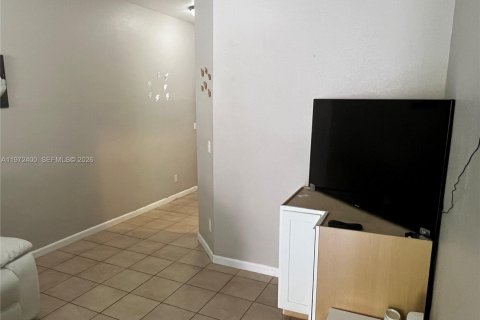 Купить таунхаус в Хомстед, Флорида 3 спальни, 103.59м2, № 2032995 - фото 6