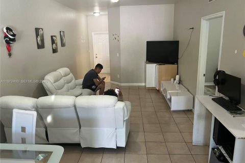 Купить таунхаус в Хомстед, Флорида 3 спальни, 103.59м2, № 2032995 - фото 3