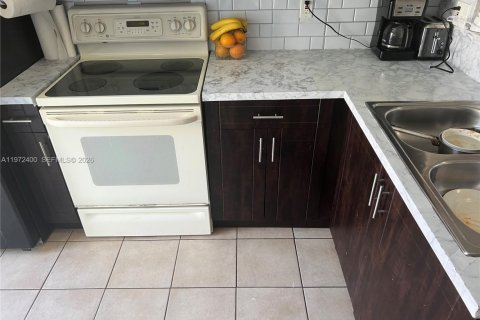 Купить таунхаус в Хомстед, Флорида 3 спальни, 103.59м2, № 2032995 - фото 10