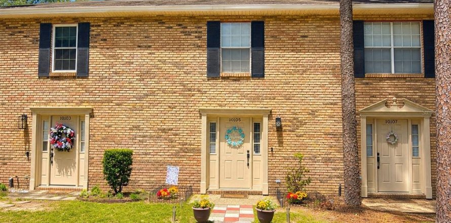 Townhouse in Pensacola, Florida 2 bedrooms, 98.1 sq.m. № 2210193