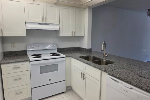 Купить кондоминиум в Ларго, Флорида 5 комнат, 88.72м2, № 2142265 - фото 6