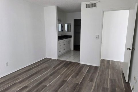 Купить кондоминиум в Ларго, Флорида 5 комнат, 88.72м2, № 2142265 - фото 18