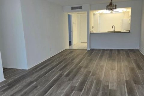 Купить кондоминиум в Ларго, Флорида 5 комнат, 88.72м2, № 2142265 - фото 12