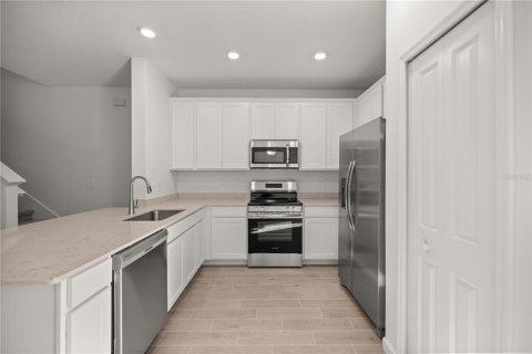 Townhouse in Ocala, Florida 3 bedrooms, 158.68 sq.m. № 1903235 - photo 8