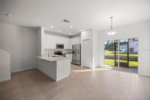 Townhouse in Ocala, Florida 3 bedrooms, 158.68 sq.m. № 1903235 - photo 6