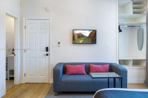 Commercial property in Fort Lauderdale, Florida № 1936945 - photo 19