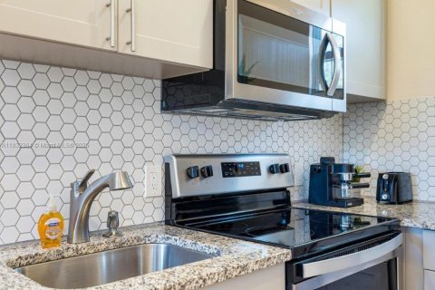 Commercial property in Fort Lauderdale, Florida № 1936945 - photo 30