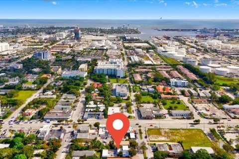 Commercial property in Fort Lauderdale, Florida № 1936945 - photo 7