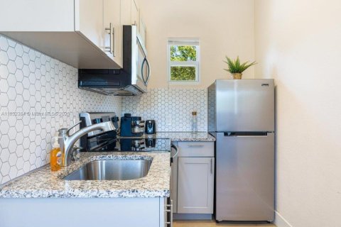 Commercial property in Fort Lauderdale, Florida № 1936945 - photo 29