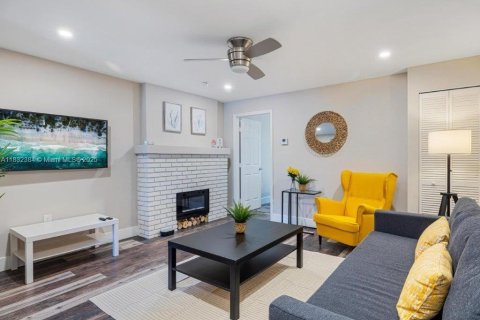 Commercial property in Fort Lauderdale, Florida № 1936945 - photo 8