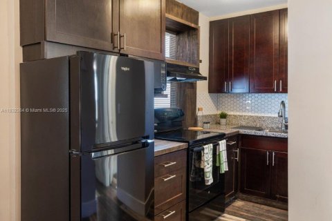 Commercial property in Fort Lauderdale, Florida № 1936945 - photo 11