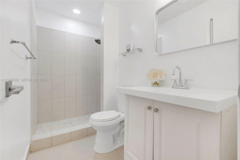 Купить кондоминиум в Майами, Флорида 2 спальни, 84.26м2, № 2005376 - фото 5