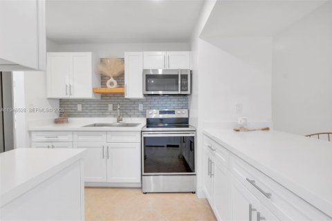 Купить кондоминиум в Майами, Флорида 2 спальни, 84.26м2, № 2005376 - фото 8