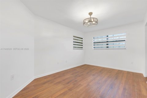 Купить кондоминиум в Майами, Флорида 2 спальни, 84.26м2, № 2005376 - фото 2