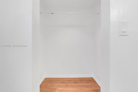 Купить кондоминиум в Майами, Флорида 2 спальни, 84.26м2, № 2005376 - фото 4