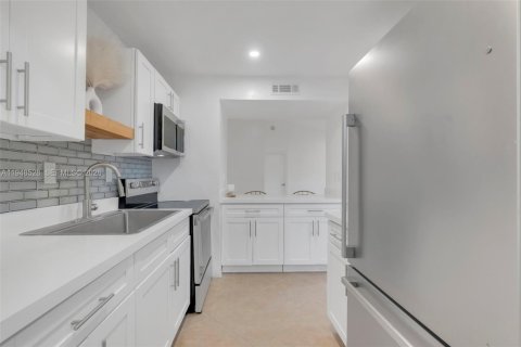 Купить кондоминиум в Майами, Флорида 2 спальни, 84.26м2, № 2005376 - фото 11