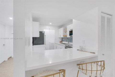 Купить кондоминиум в Майами, Флорида 2 спальни, 84.26м2, № 2005376 - фото 18