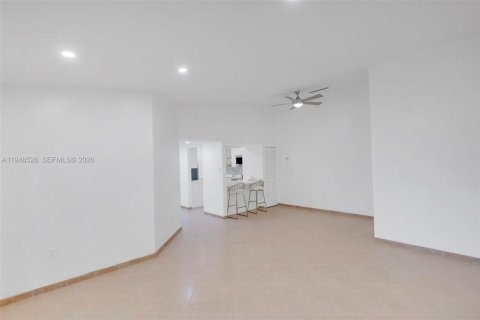 Купить кондоминиум в Майами, Флорида 2 спальни, 84.26м2, № 2005376 - фото 16