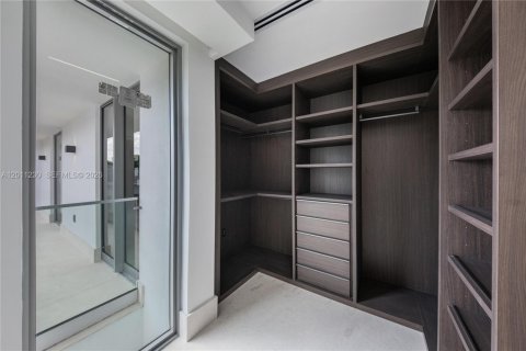 Villa ou maison à vendre à Weston, Floride: 6 chambres, 839.37 m2 № 2074676 - photo 25