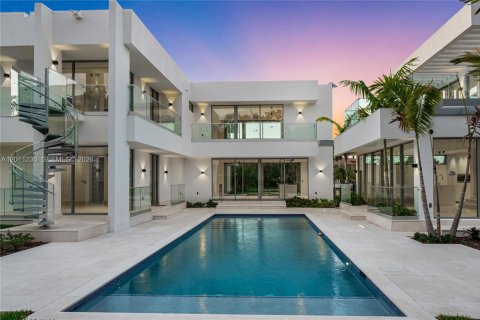 Villa ou maison à vendre à Weston, Floride: 6 chambres, 839.37 m2 № 2074676 - photo 2